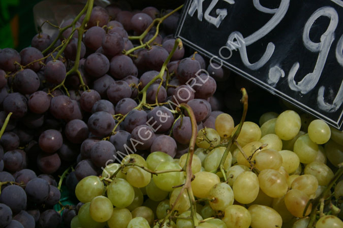 Street_Market_Grapes